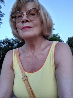 70 years old Sugar Mummy in USA available – get connected here!